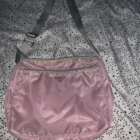 ❤️PRADA BAGS❤️ - Picture 10 of 16